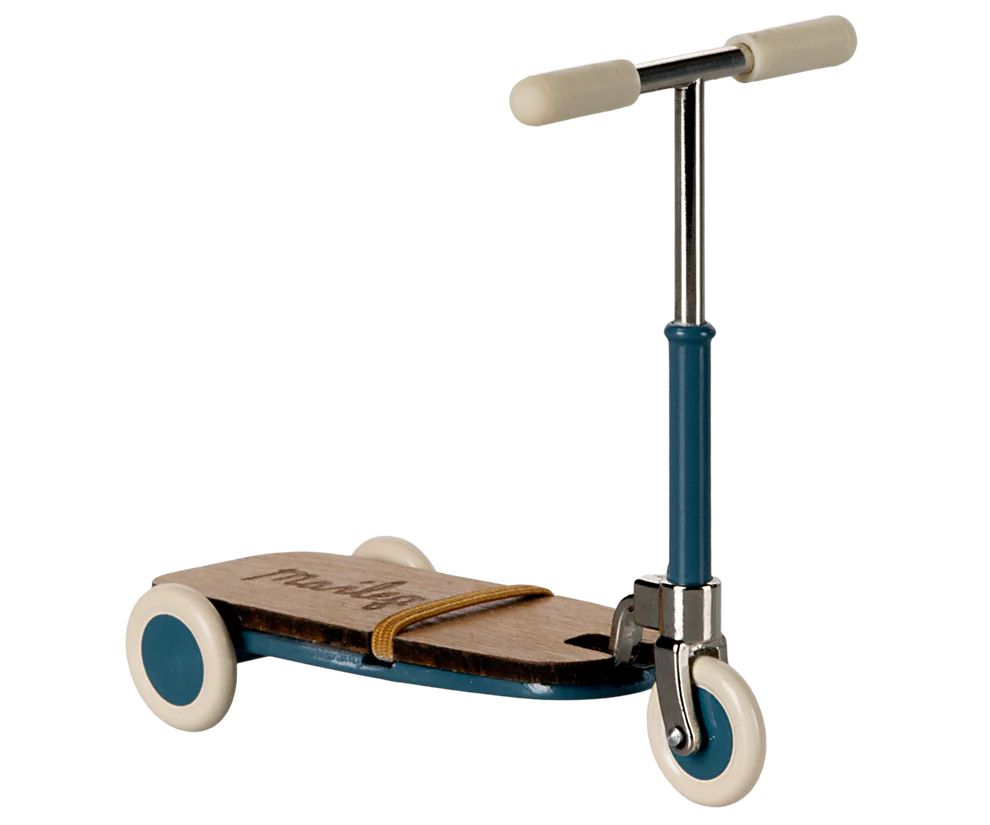 Patinete ratón azul