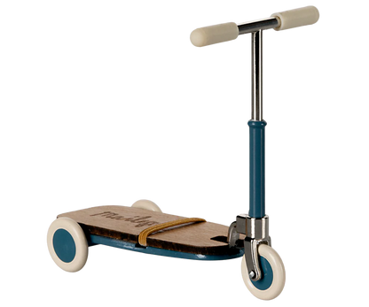 Patinete ratón azul