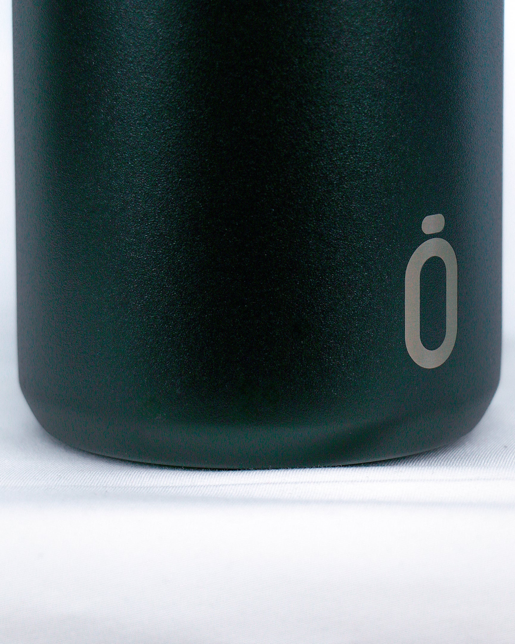 Mii 75 . Negro – Botella Termo 750 ml - Librería Educania