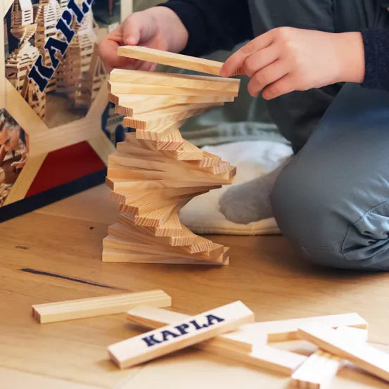 Kapla barril 200 piezas – Juego de construcción de madera - Librería Educania